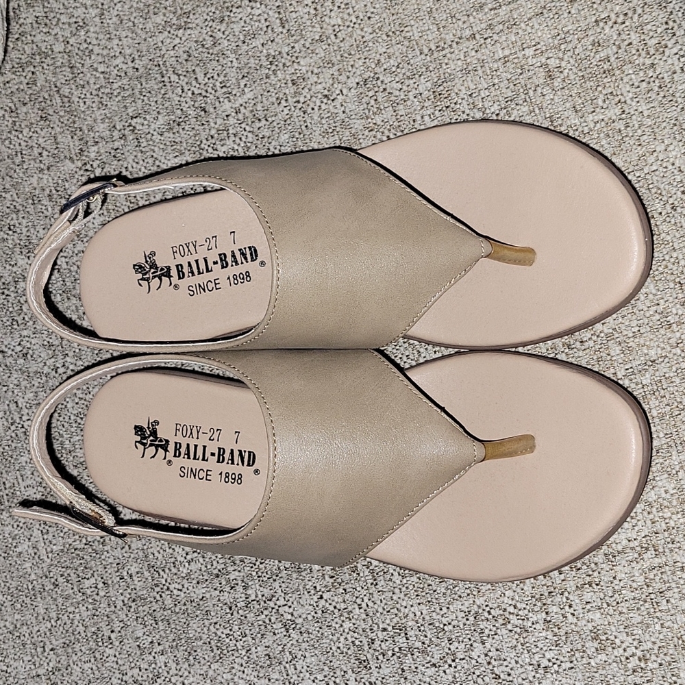 BALL-BAND FOXY-27 SZ 7 NEW WITHOUT BOX BEIGE SANDAL